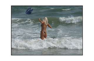 girl in thong meeting dolphins